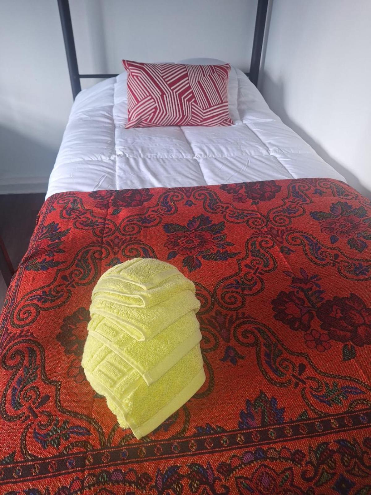 Hostel Kuntur Puerto Natales Esterno foto
