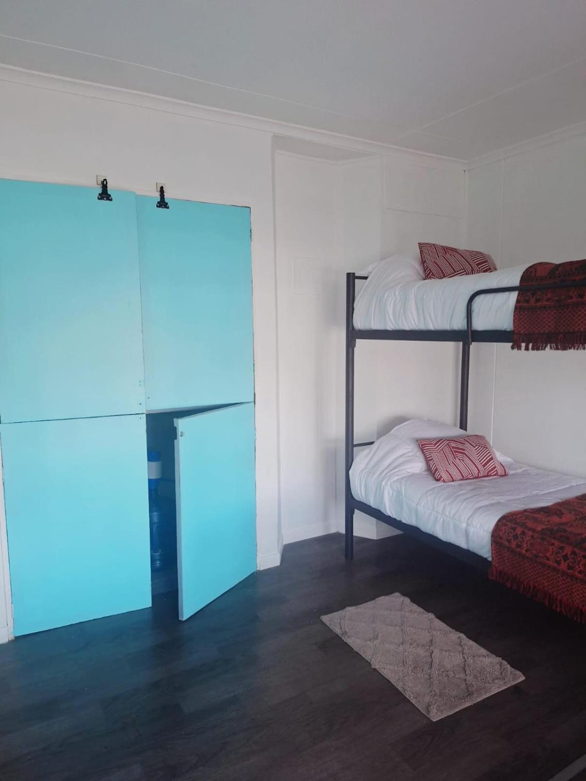 Hostel Kuntur Puerto Natales Esterno foto