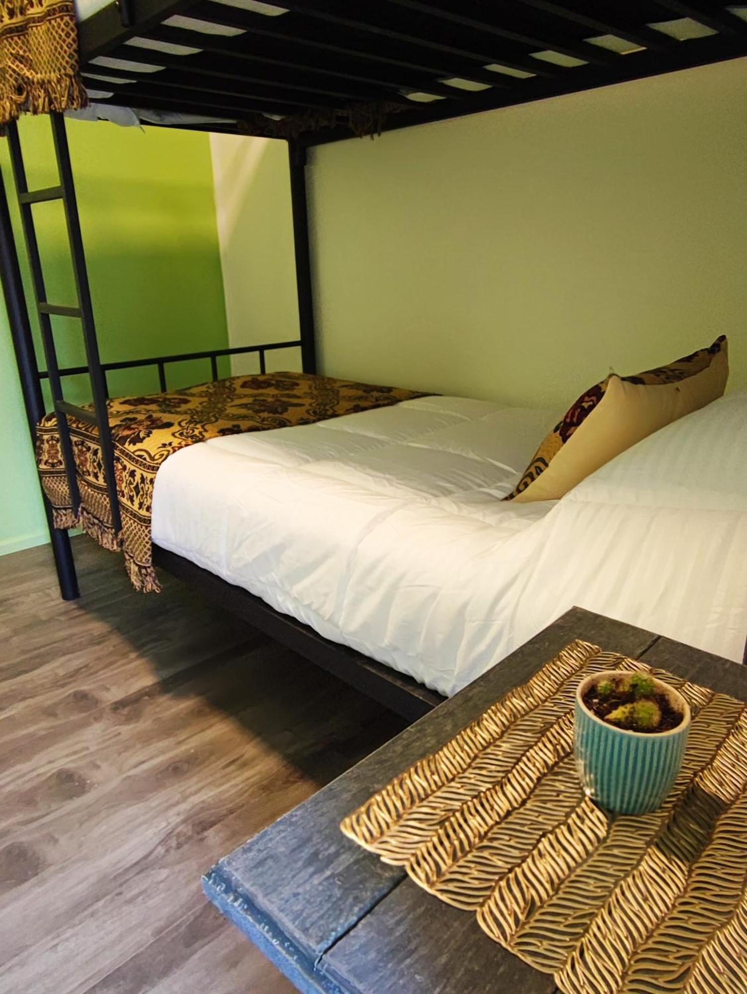 Hostel Kuntur Puerto Natales Esterno foto