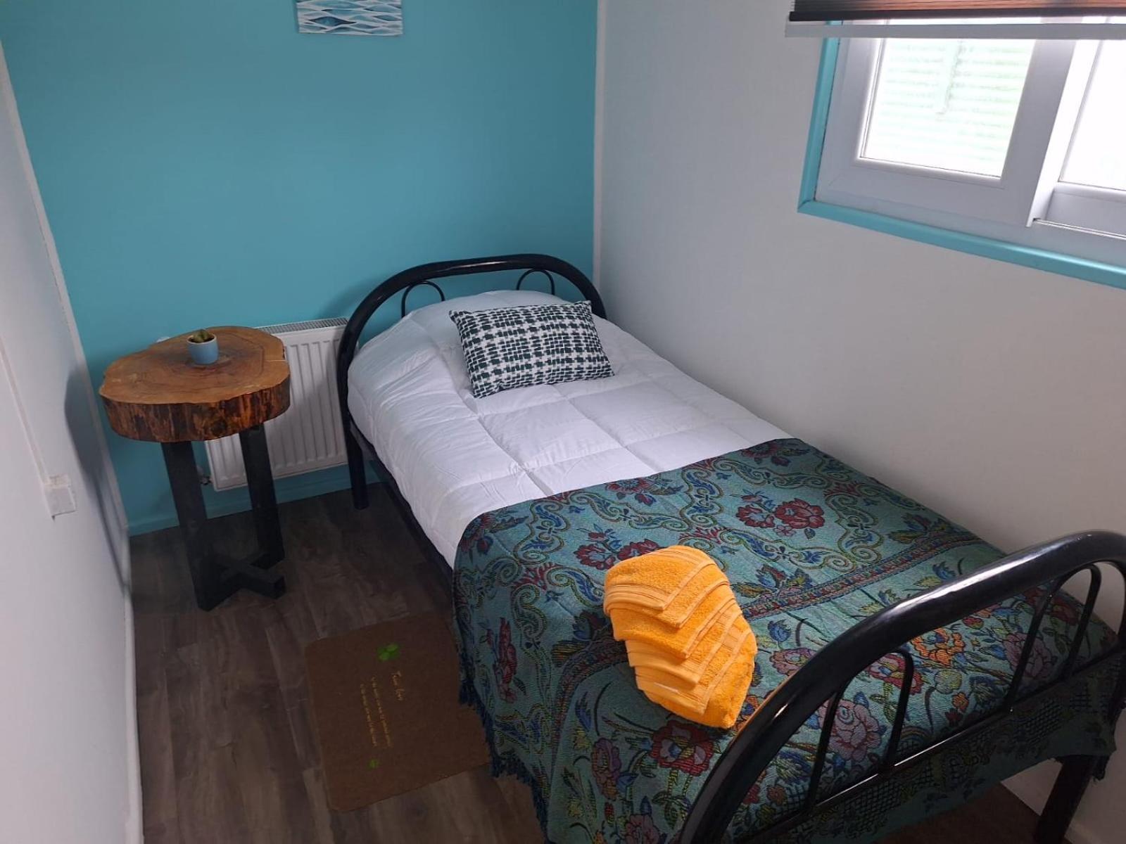 Hostel Kuntur Puerto Natales Esterno foto