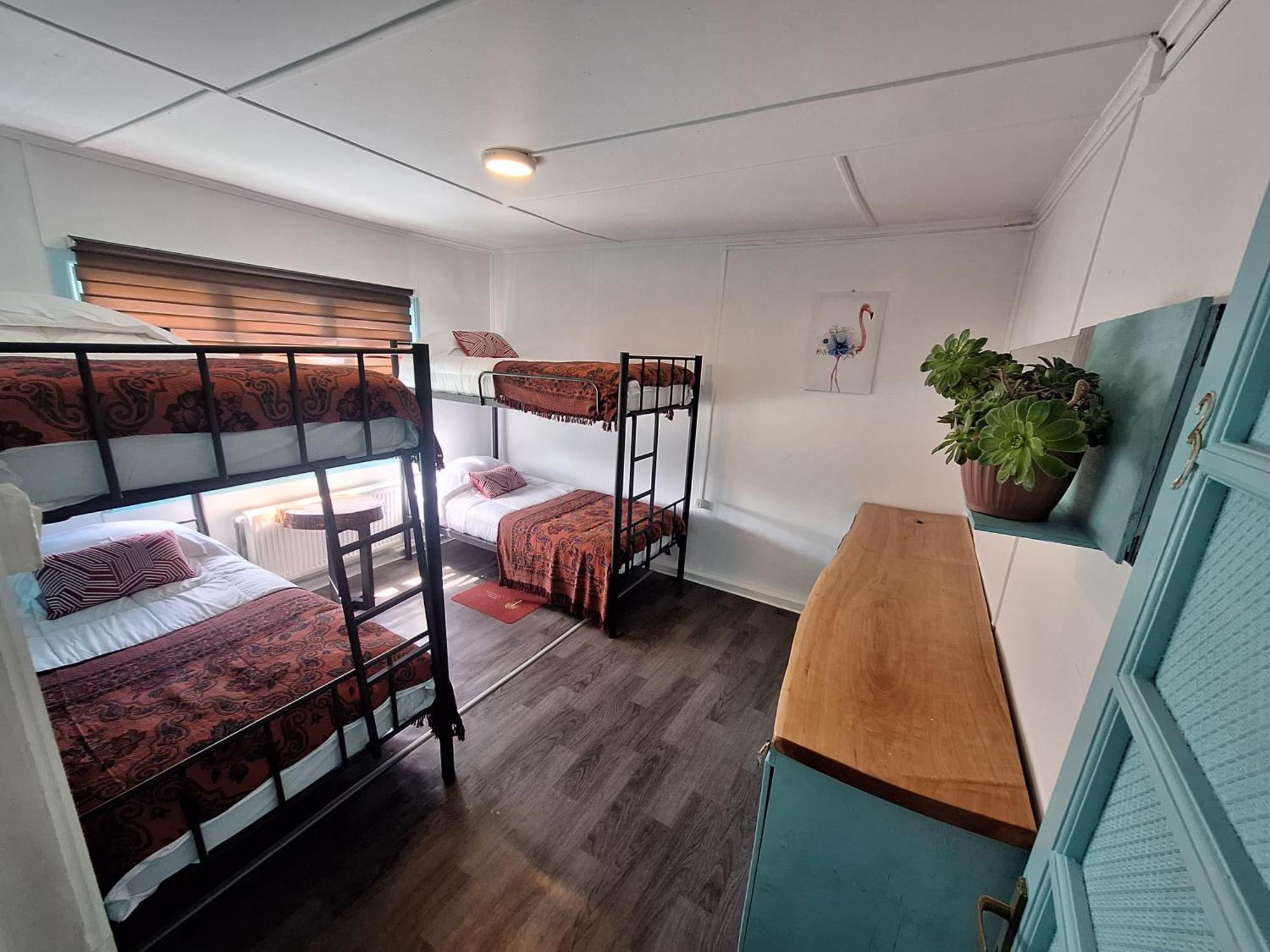 Hostel Kuntur Puerto Natales Esterno foto